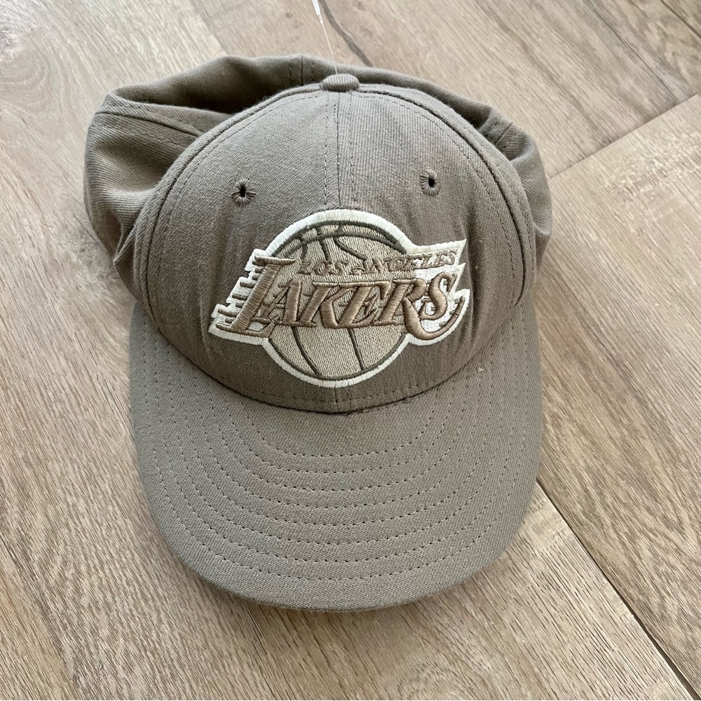 Los Angles Lakers New Era 59FIFTY 7 100% Wool Made in USA Hat Cap Gray